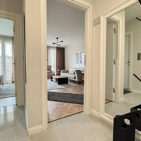 Stylish & Cozy 1br In The Center * 플로브디프