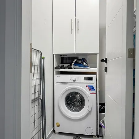 Stylish & Cozy 1br In The Center 플로브디프