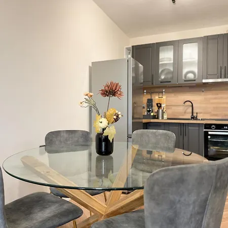 아파트 Stylish & Cozy 1br In The Center *