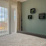 Stylish & Cozy 1br In The Center