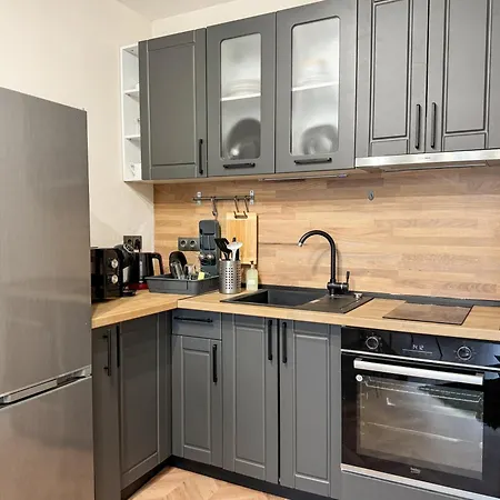 Elegant 1br With Balcony In By Flat Manаger Apartament