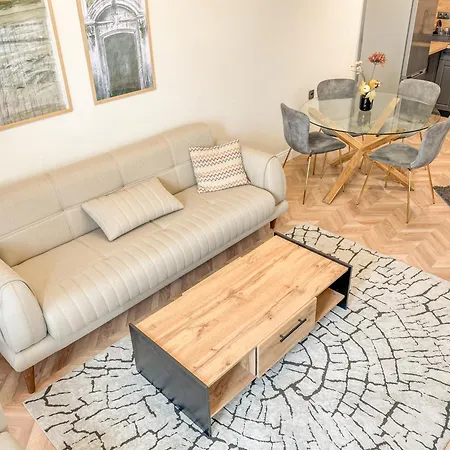Stylish & Cozy 1br In The Center Plovdiv