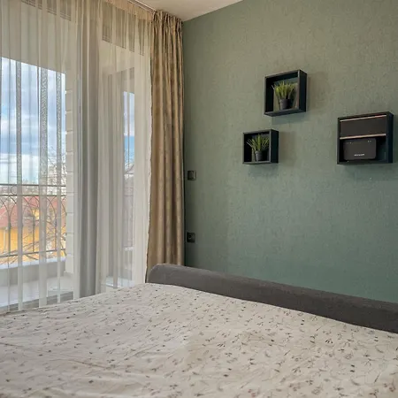 Apartament Elegant 1br With Balcony In By Flat Manаger *